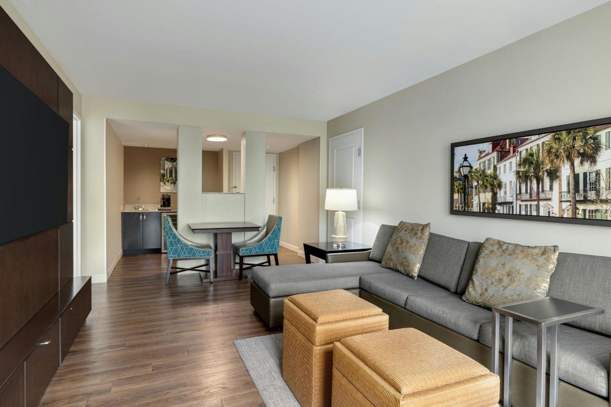 Courtyard By Marriott Charleston Historic District Hotel Exterior foto