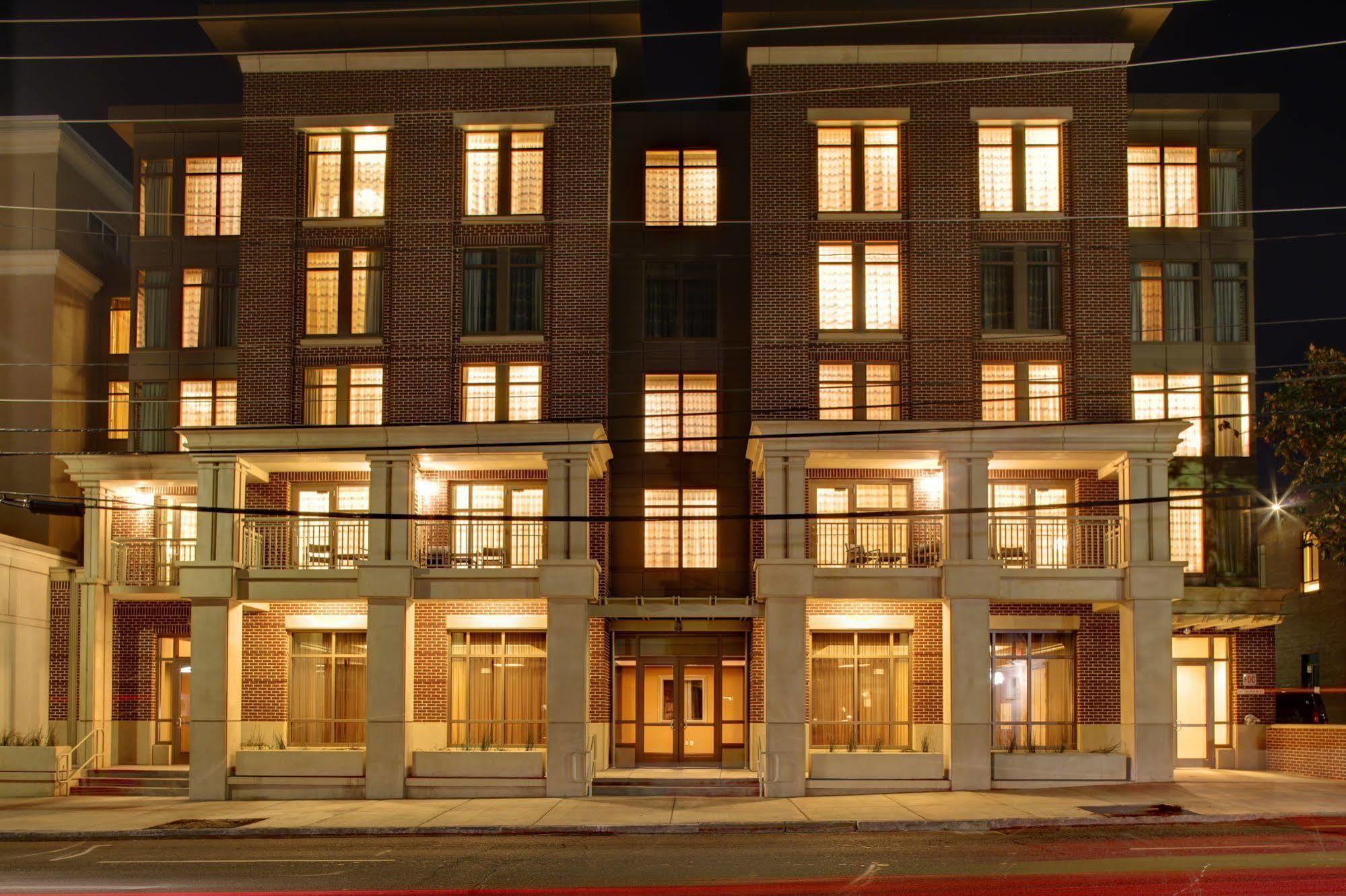 Courtyard By Marriott Charleston Historic District Hotel Exterior foto